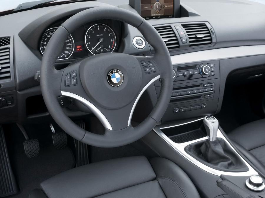 Торпедо BMW 135i Coupe (E82) 2008 года  (фото 23 из 34)